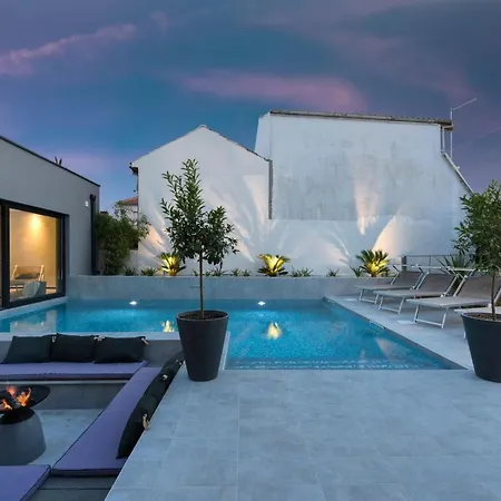 Omnia Mit Whirlpool By Interhome