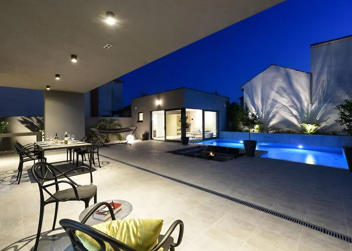 Omnia Mit Whirlpool By Interhome