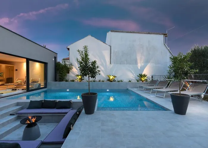 Omnia Mit Whirlpool By Interhome