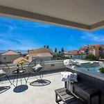 Omnia Mit Whirlpool By Interhome Hébergement de vacances *