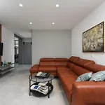 Omnia Mit Whirlpool By Interhome *