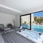 Omnia Mit Whirlpool By Interhome Hébergement de vacances