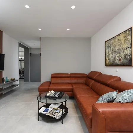 Omnia Mit Whirlpool By Interhome *