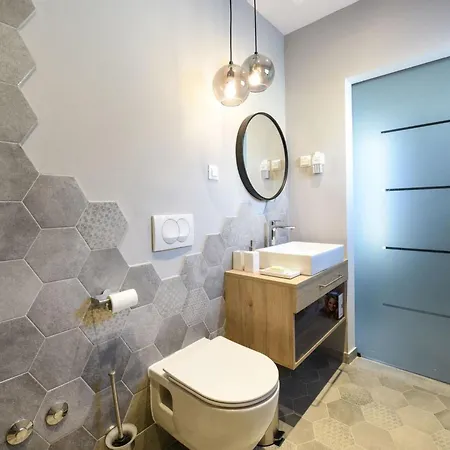 Holiday home Omnia Mit Whirlpool By Interhome