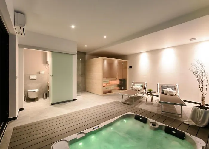 Omnia Mit Whirlpool By Interhome *