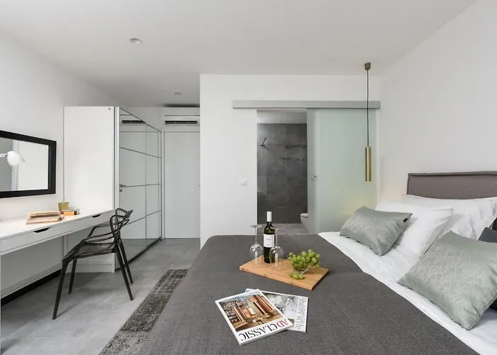 Omnia Mit Whirlpool By Interhome Zadar