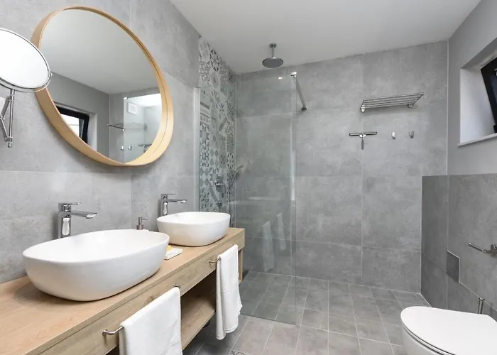 Omnia Mit Whirlpool By Interhome * Zadar