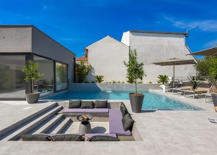 Omnia Mit Whirlpool By Interhome Dom wakacyjny *