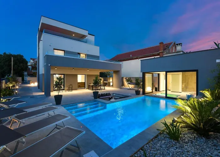 Omnia Mit Whirlpool By Interhome Zadar